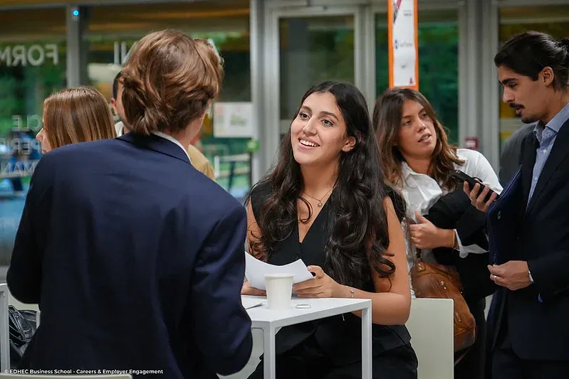 Comment améliorer le taux d'insertion professionnelle de ses étudiants sans recruter ?